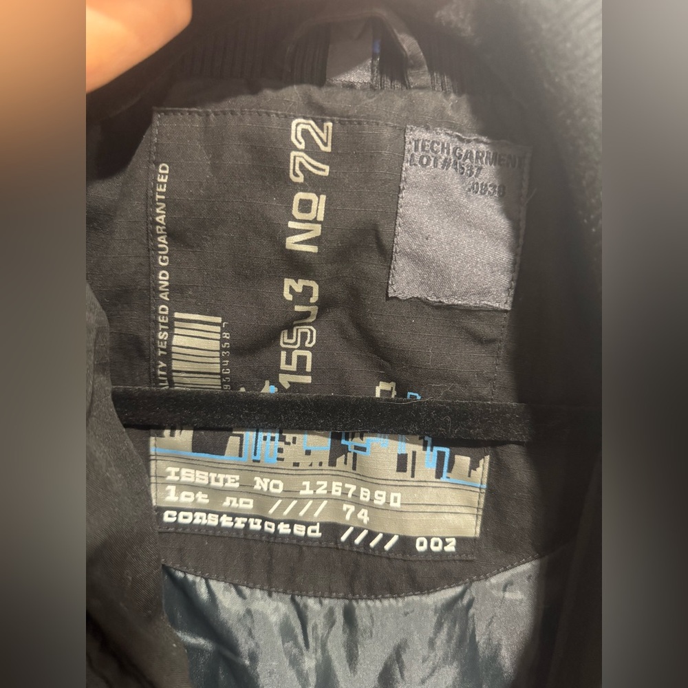 black jacket - Picture 3 of 15